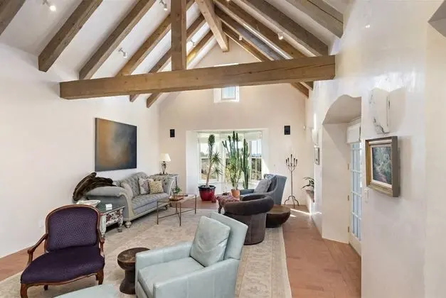 Ev (Arroyo Vista - Secluded Southwestern )