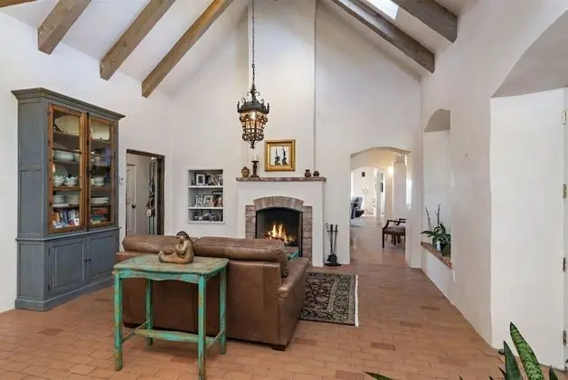 Ev (Arroyo Vista - Secluded Southwestern )