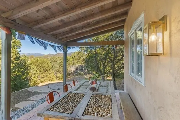 Ev (Arroyo Vista - Secluded Southwestern )
