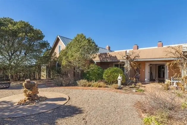 Ev (Arroyo Vista - Secluded Southwestern )