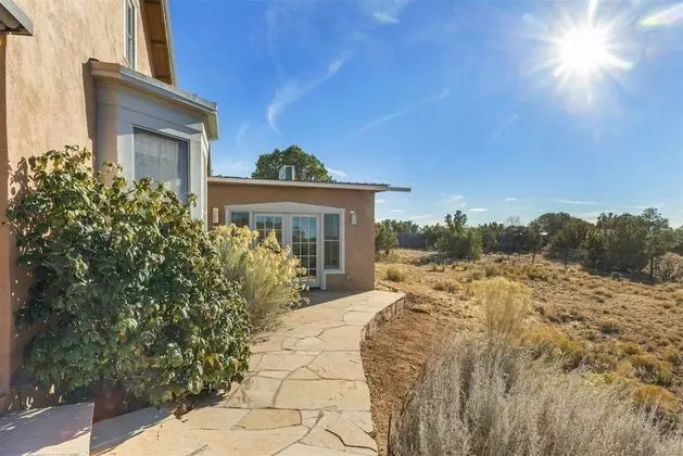 Ev (Arroyo Vista - Secluded Southwestern )