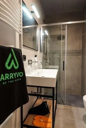 Basic Tek Büyük veya İki Ayrı Yataklı Oda