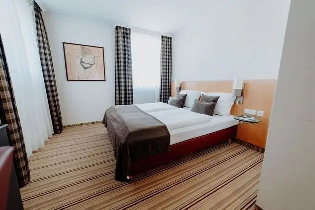 Comfort Tek Büyük Yataklı Oda