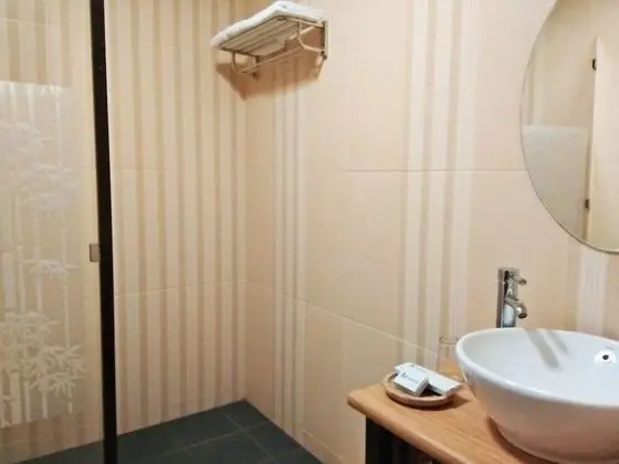 Deluxe Oda, 1 En Büyük (King) Boy Yatak