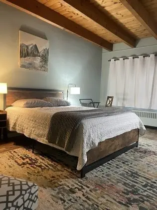 Deluxe Tek Büyük Yataklı Oda