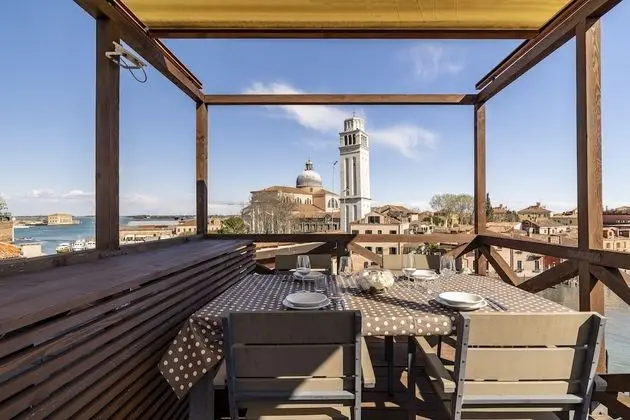 2 Bedrooms Skyline Penthouse