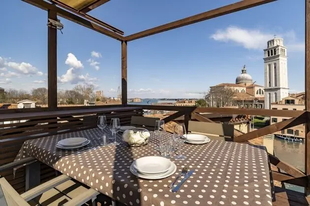 2 Bedrooms Skyline Penthouse