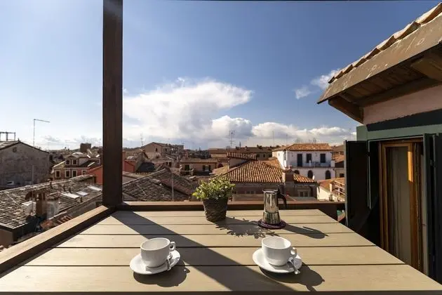 2 Bedrooms Skyline Penthouse