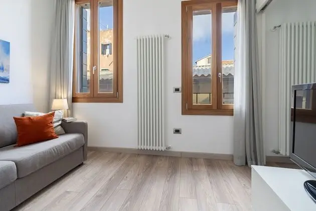 Apartment 1 bedroom, Arsenale Canal View 1