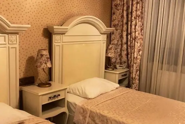 Çift Kişilik, Şehir Manzaralı