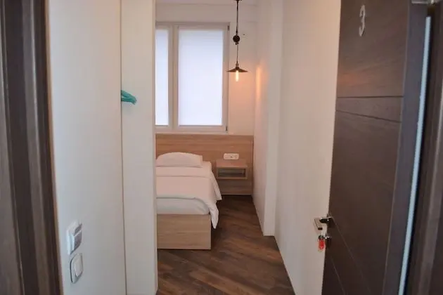 Comfort Tek Büyük Yataklı Oda