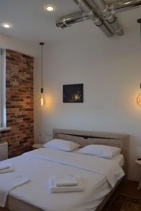 Standard Tek Büyük Yataklı Oda