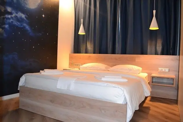 Standard Tek Büyük Yataklı Oda