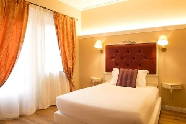 Tek Büyük Yataklı Oda (piccola in Villa)