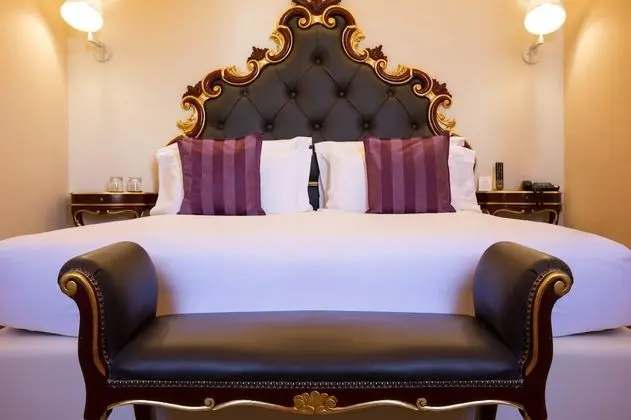 Tek Büyük Yataklı Oda (piccola in Villa)