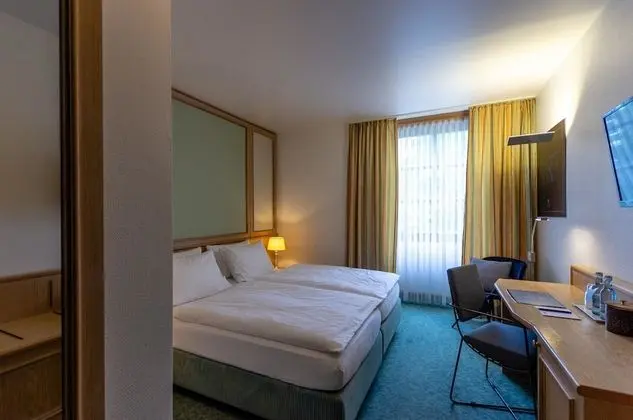 Standard Tek Büyük Yataklı Oda