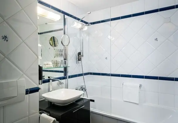 Standard Tek Büyük Yataklı Oda