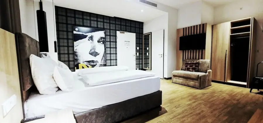 Deluxe Tek Büyük Yataklı Oda