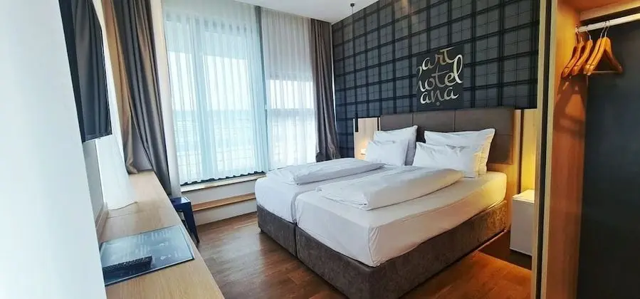 Deluxe Tek Büyük Yataklı Oda