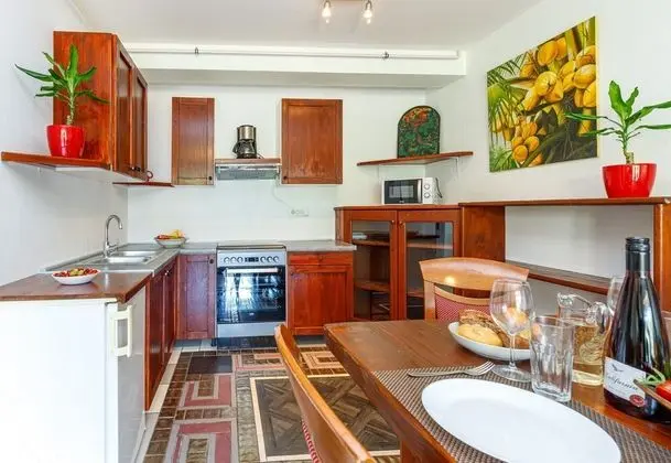 Family Apart Daire, Birden Çok Yatak, 2 Banyolu, Bahçeli (Art Apartment Judita Garden)