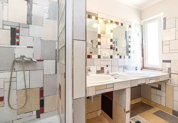 Family Apart Daire, Birden Çok Yatak, 2 Banyolu, Bahçeli (Art Apartment Judita Garden)