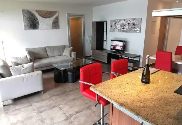 Family Apart Daire, 2 Çift Kişilik Yatak (Art Apartment)