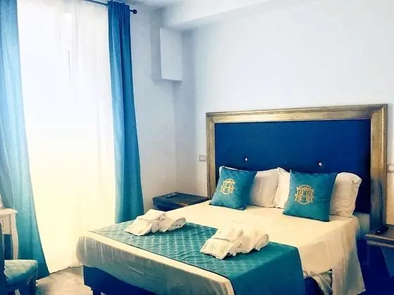 Deluxe Dört Kişilik Oda