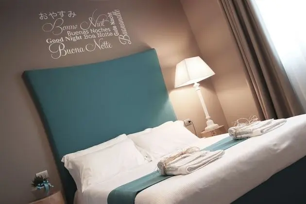 Deluxe Tek Büyük Yataklı Oda (Tourquoise)