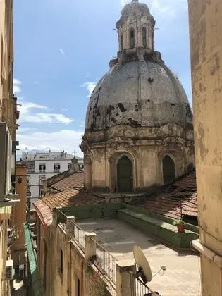 Tek Büyük Yataklı Oda, Balkon (Vomero)