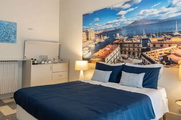 Üç Kişilik Oda, Balkon (Chiaia)