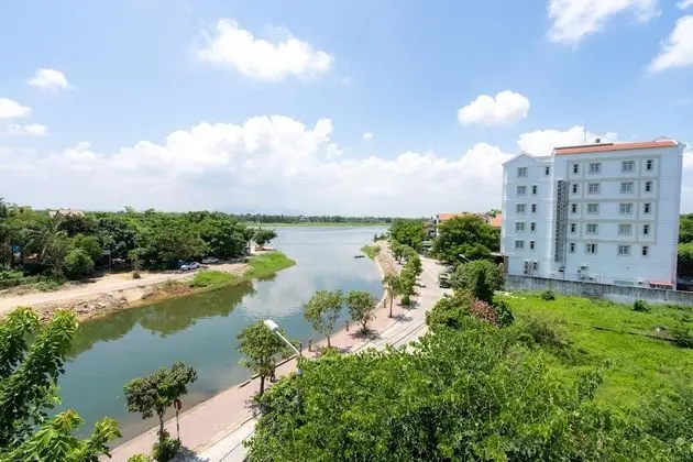Deluxe Oda, Balkon, Nehir Manzaralı