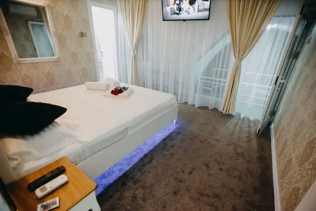 Deluxe Tek Büyük Yataklı Oda, 1 Büyük (Queen) Boy Yatak, Sigara İçilebilir, Balkon