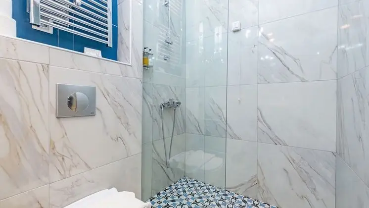 Deluxe Üç Kişilik Oda, 1 Çift Kişilik Yatak ve Çekyat, Sigara İçilmez, Bahçe Manzaralı