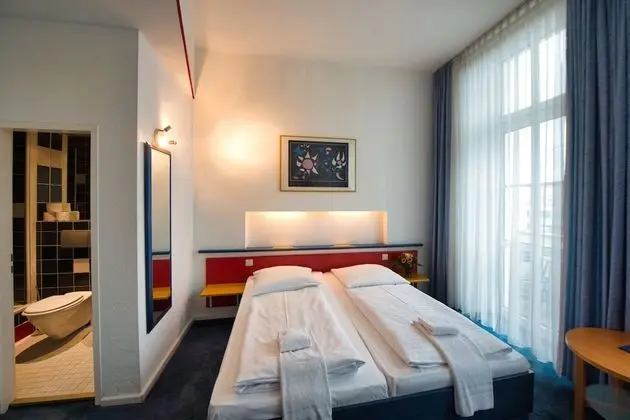 Comfort Tek Büyük Yataklı Oda