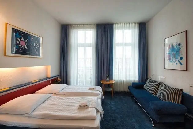 Comfort Tek Büyük Yataklı Oda