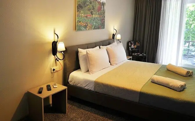 Standard Tek Büyük Yataklı Oda