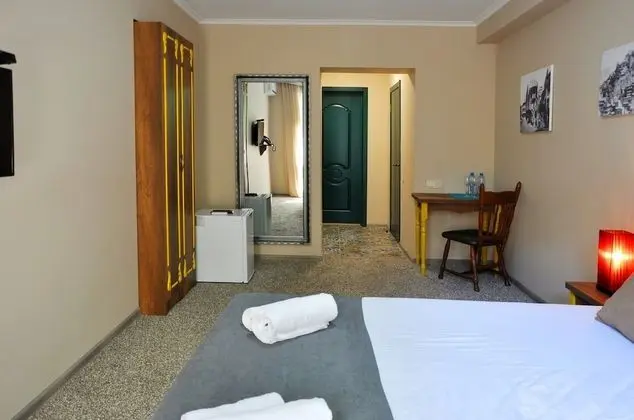 Standard Tek Büyük Yataklı Oda