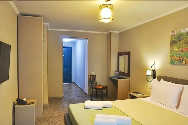 Standard Tek Büyük Yataklı Oda