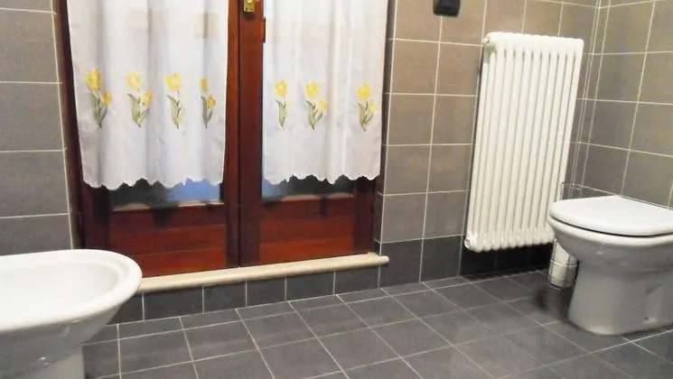 Tek Büyük Yataklı Oda, Ortak Banyo