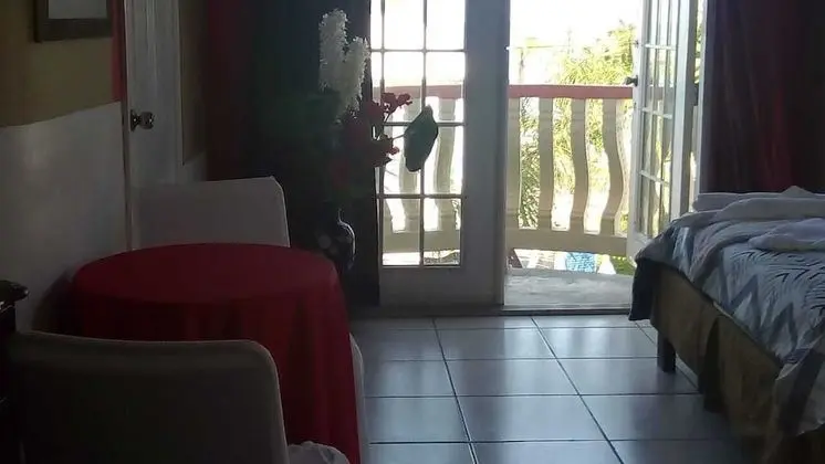 Tek Büyük Yataklı Oda, 2 Çift Kişilik Yatak