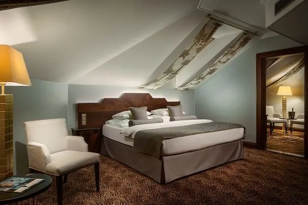 Imperial suite