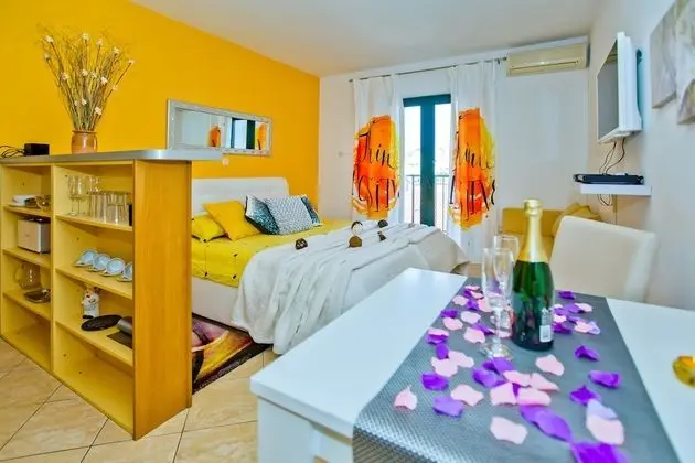 Romantic Studio Suite, Terrace, City View (Secret Paradise)