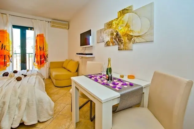 Romantic Studio Suite, Terrace, City View (Secret Paradise)