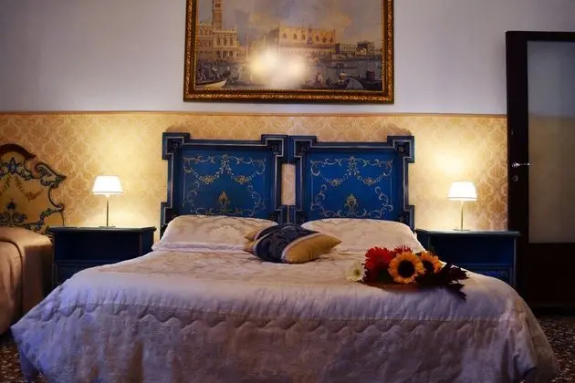 Üç Kişilik Oda, Banyolu/Duşlu