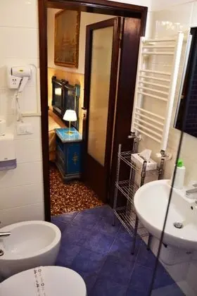 Üç Kişilik Oda, Banyolu/Duşlu