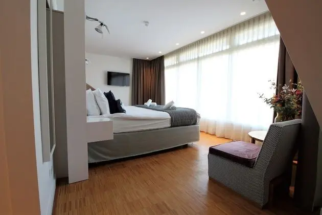 Çatı Katı Süiti (Penthouse), Şehir Manzaralı