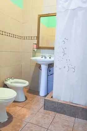 Üç Kişilik Oda, Ortak Banyo