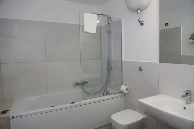 Deluxe Tek Büyük veya İki Ayrı Yataklı Oda