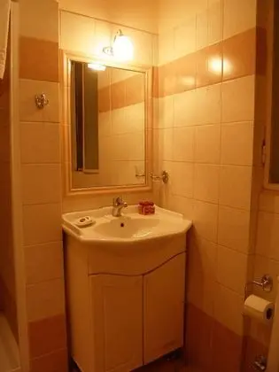 Standard Tek Büyük veya İki Ayrı Yataklı Oda