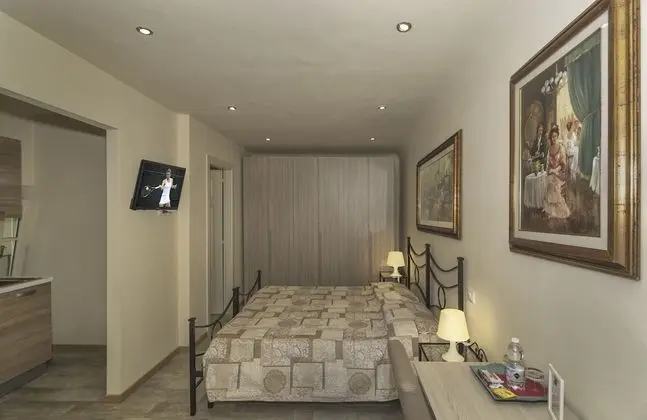 Comfort Tek Büyük veya İki Ayrı Yataklı Oda, Küçük Mutfak